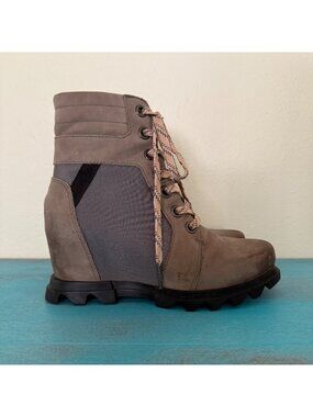 SOREL 'Joan Of Arctic Wedge III Lexie' Brown Distressed Leather Boots Sz 6.5